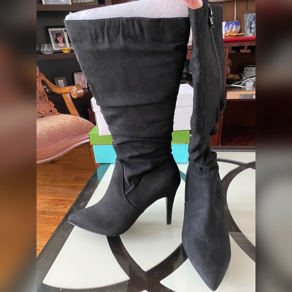 NWT BLACK FERGIE BOOTS